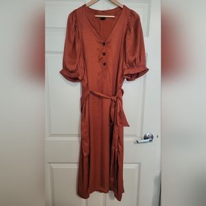 Beautiful Ann Taylor Dress. Size L warn once  like new.
